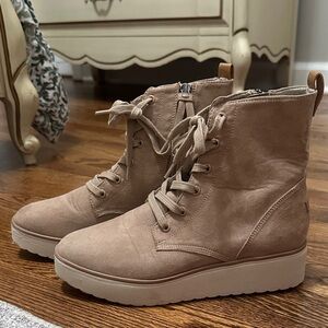 Dr. Scholl's Women's Lace Up Tan Boots